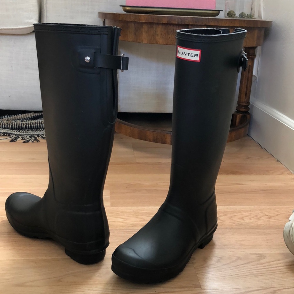 Hunter rain boots black